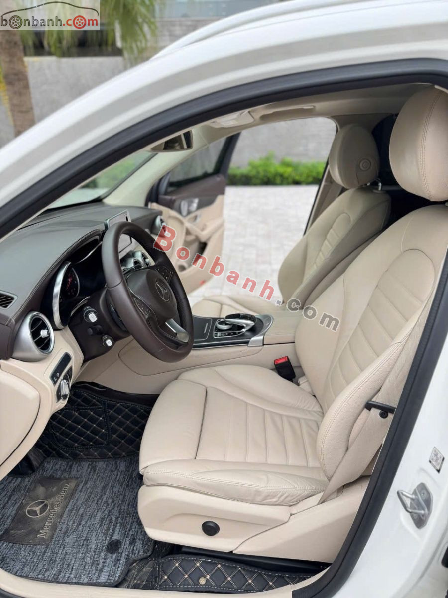 Xe Mercedes Benz GLC 300 4Matic 2019